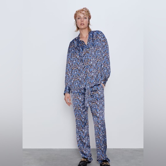 Zara TIED FLORAL BLOUSE - Picture 4 of 12
